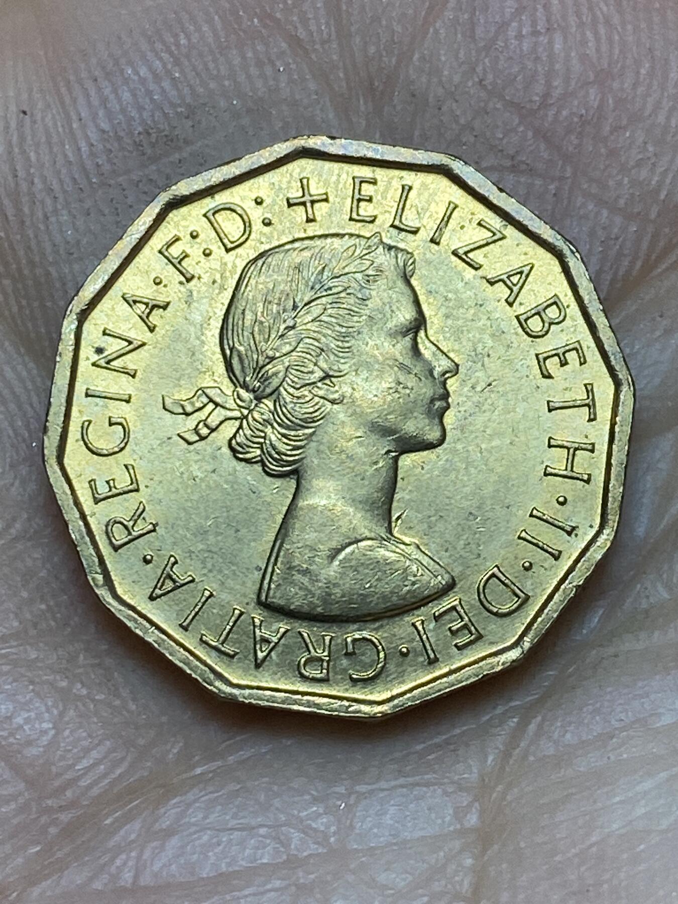 2026年第十场(总第一百七十九场）外国好品散币场(免佣金) 英国🇬🇧1967年3便士(伊丽莎白二世青年桂冠第二版，普制币关门年)