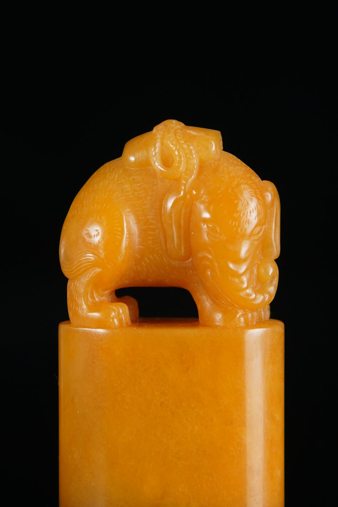 方寸藏珍·寿山田黄印章专场（一） 寿山田黄石《太平有象》椭圆钮章