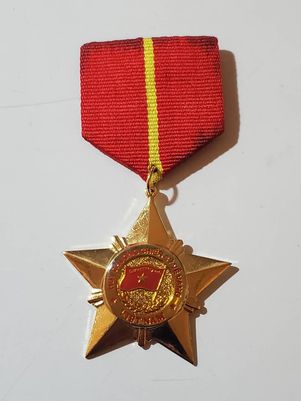 韵星假日拍卖第三十七期 -- Rimey Holidays Auction 37 越南社会主义共和国三级光荣战士奖章 铜镀金