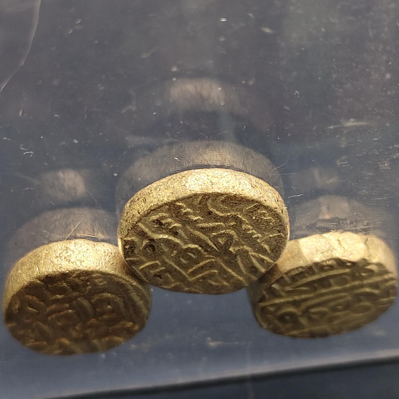 【全场包邮】纯粹捡漏拍497场-持续更新中 【古钱】丝绸之路沿线厚重银币3枚一组【28.45克估计900银左右，银价约500左右（按20元银价估算）】