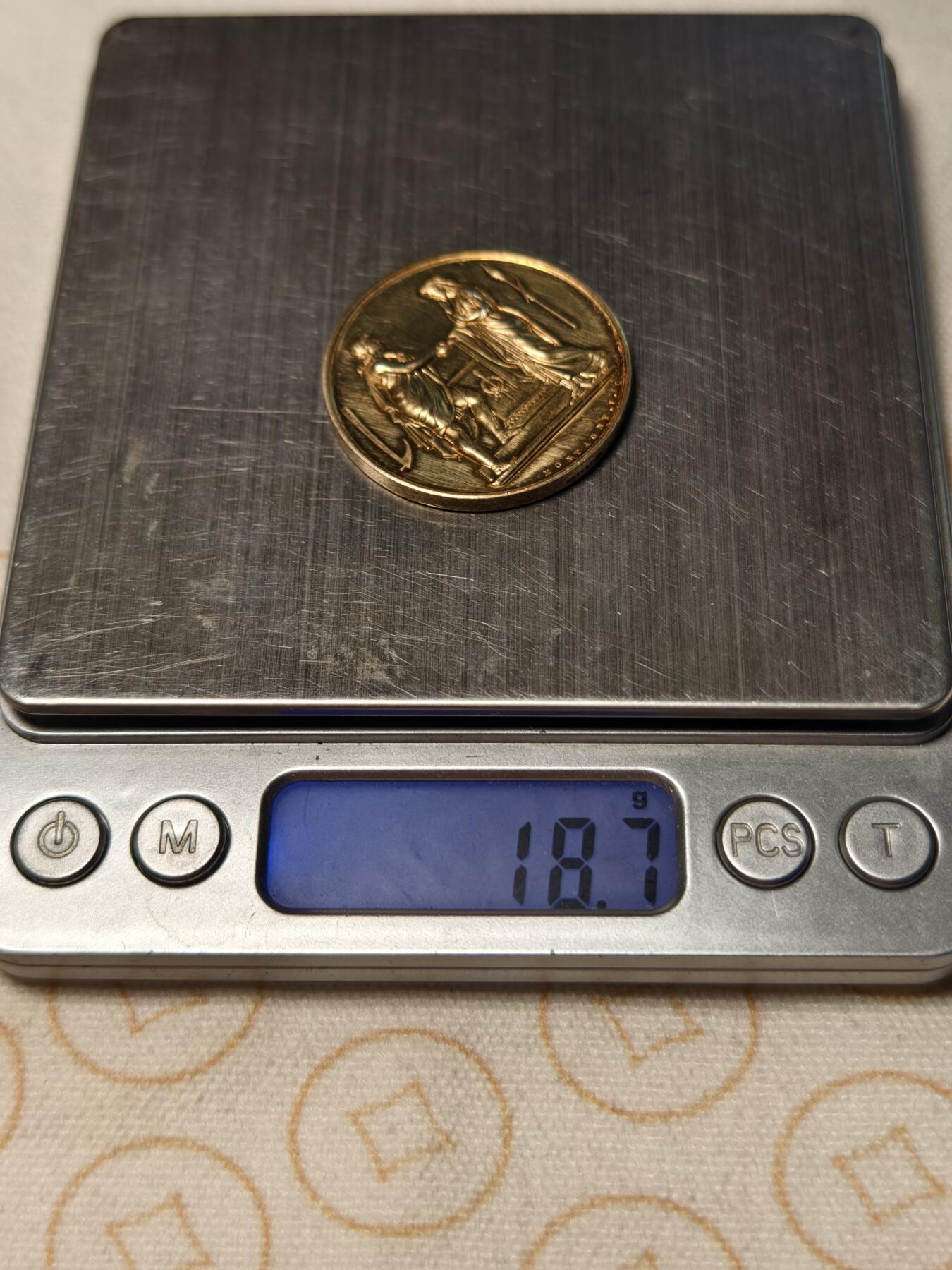 抚柳草堂-第九期章牌钱币（大寒专场） 奖章勋章限时免佣 满百包邮 放漏专场 1860法国婚姻与爱情纪念镀金银章  950银18.7g  早期手指银标 原铸精品 手刻字漂亮 细节非常好镀金层完美