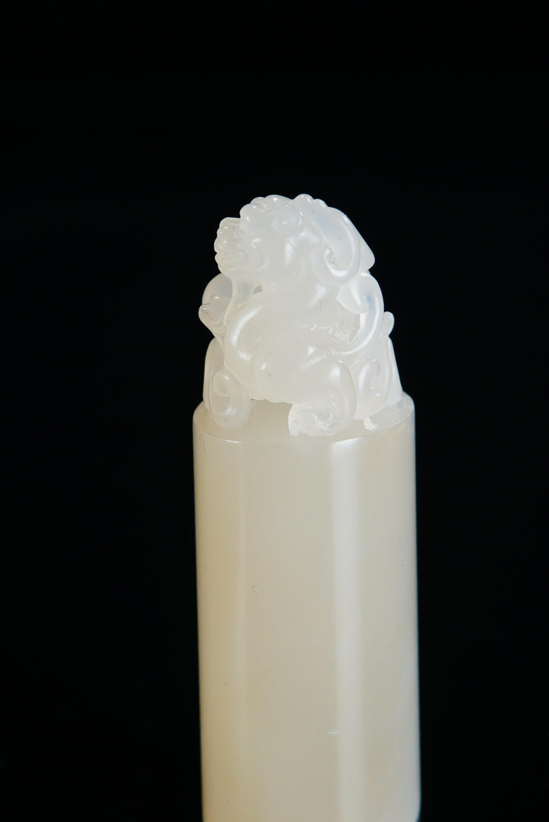 方寸藏珍·寿山田黄印章专场（二） 寿山荔枝洞石《瑞兽》钮章