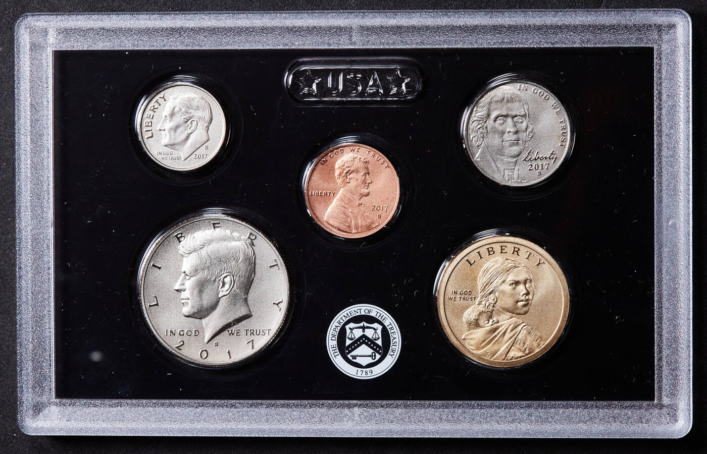 【俄甄集藏】“万象更新、马呈祥瑞”迎新春俄甄精品场-2026年(047)01-21 星期三 晚 19:30 全场包邮 美国2017年财政部发行纪念美国造币厂成立225周年全新纪念硬币10枚套，原盒封装