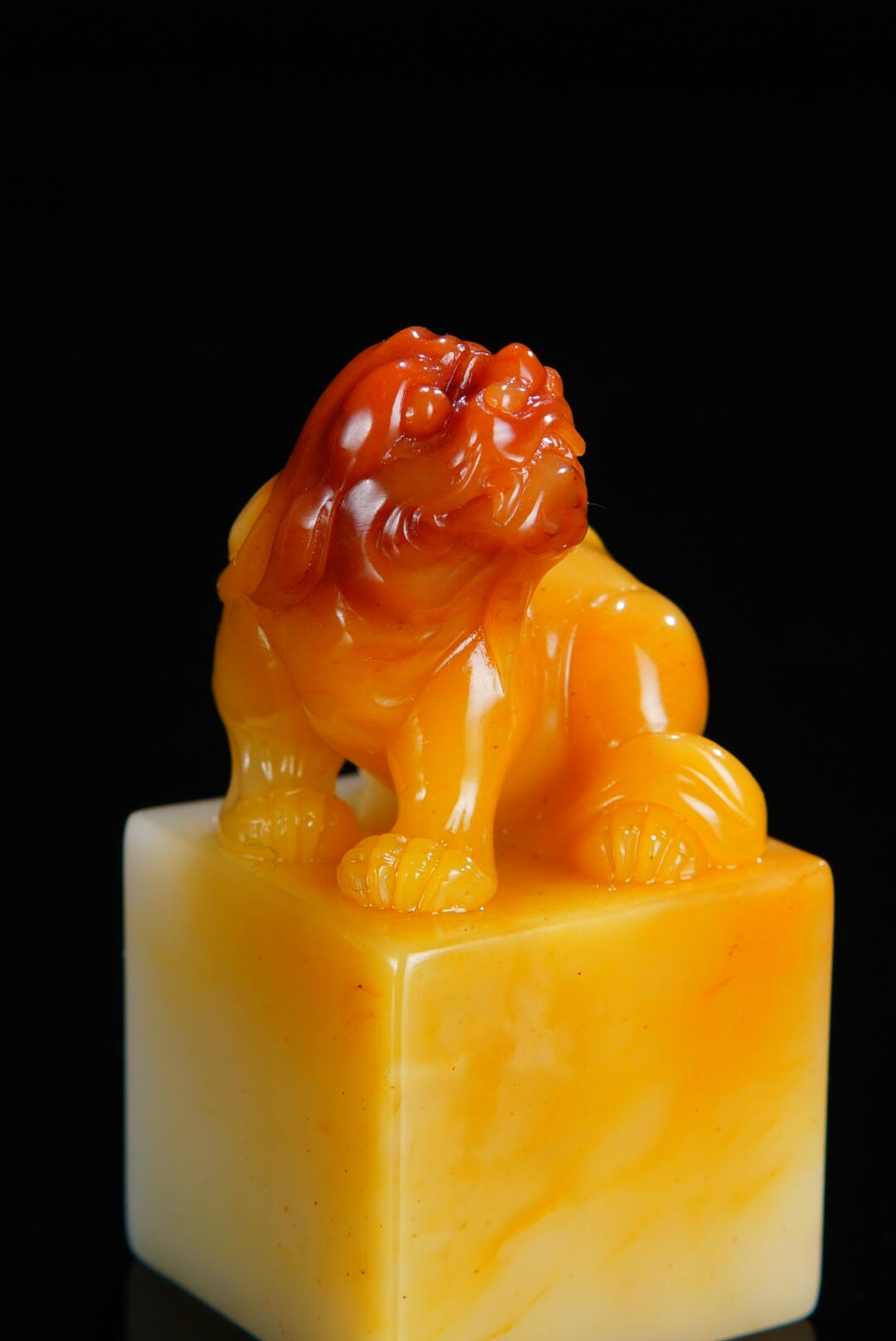 方寸藏珍·寿山田黄印章专场（二） 寿山芙蓉石《狻猊》钮章