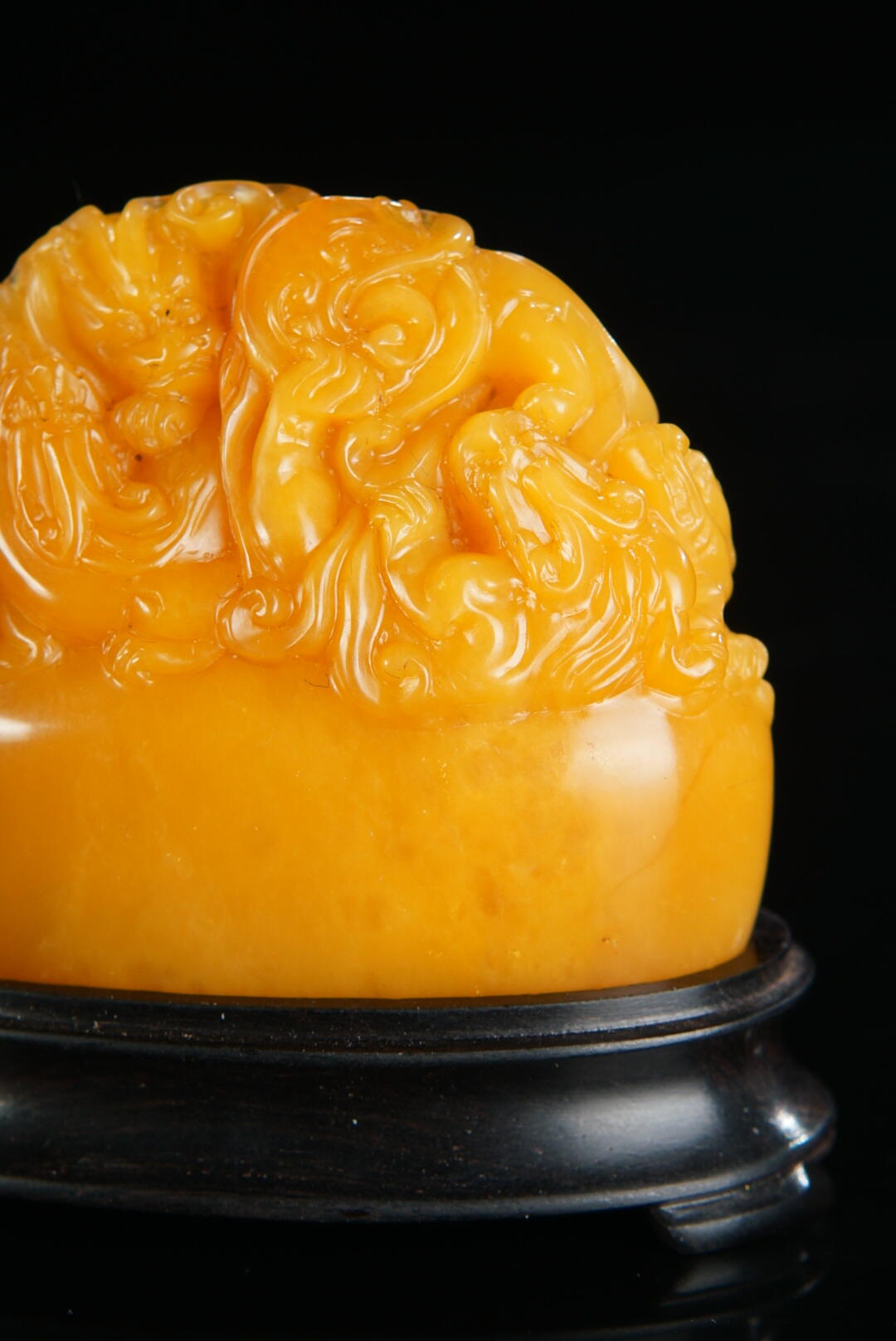 方寸藏珍·寿山田黄印章专场（一） 寿山田黄石《五螭献瑞》钮章