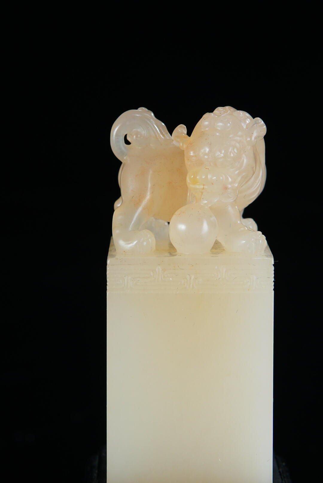 方寸藏珍·寿山田黄印章专场（二） 寿山荔枝洞石《招财进宝》钮章