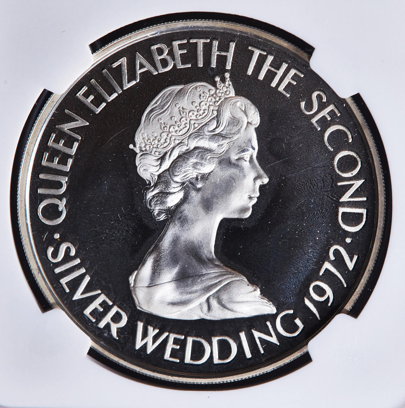 【俄甄集藏】“万象更新、马呈祥瑞”迎新春俄甄精品场-2026年(047)01-21 星期三 晚 19:30 全场包邮 英属泽西岛1972年纪念伊丽莎白二世银婚2镑50便士欧洲龙虾精制大银币，NGC PF66UC，重：27,1克，925银，发行量：1500枚，十分稀少的品种