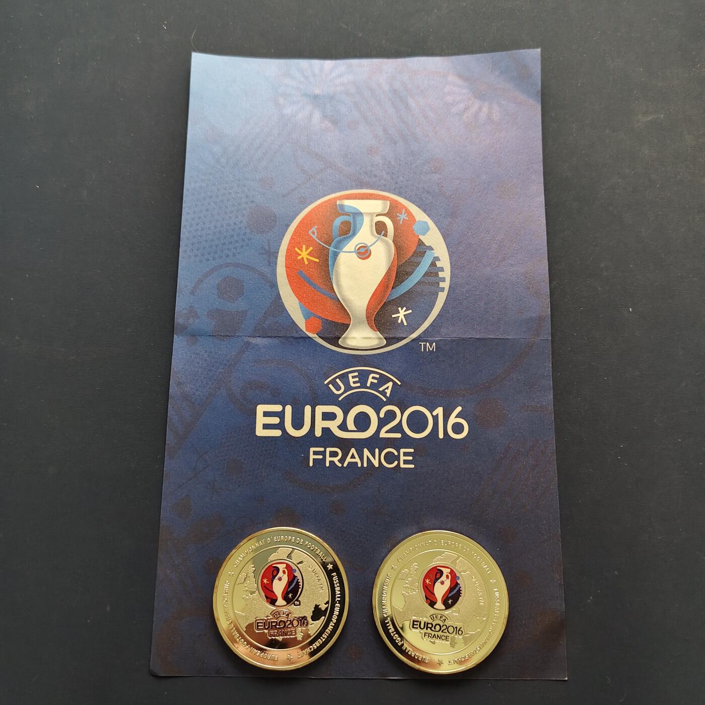 【全场包邮】纯粹捡漏拍496场-持续更新中 【纪念章】欧足联授权发行法国欧洲杯彩色精制纪念章2枚一组-含证书