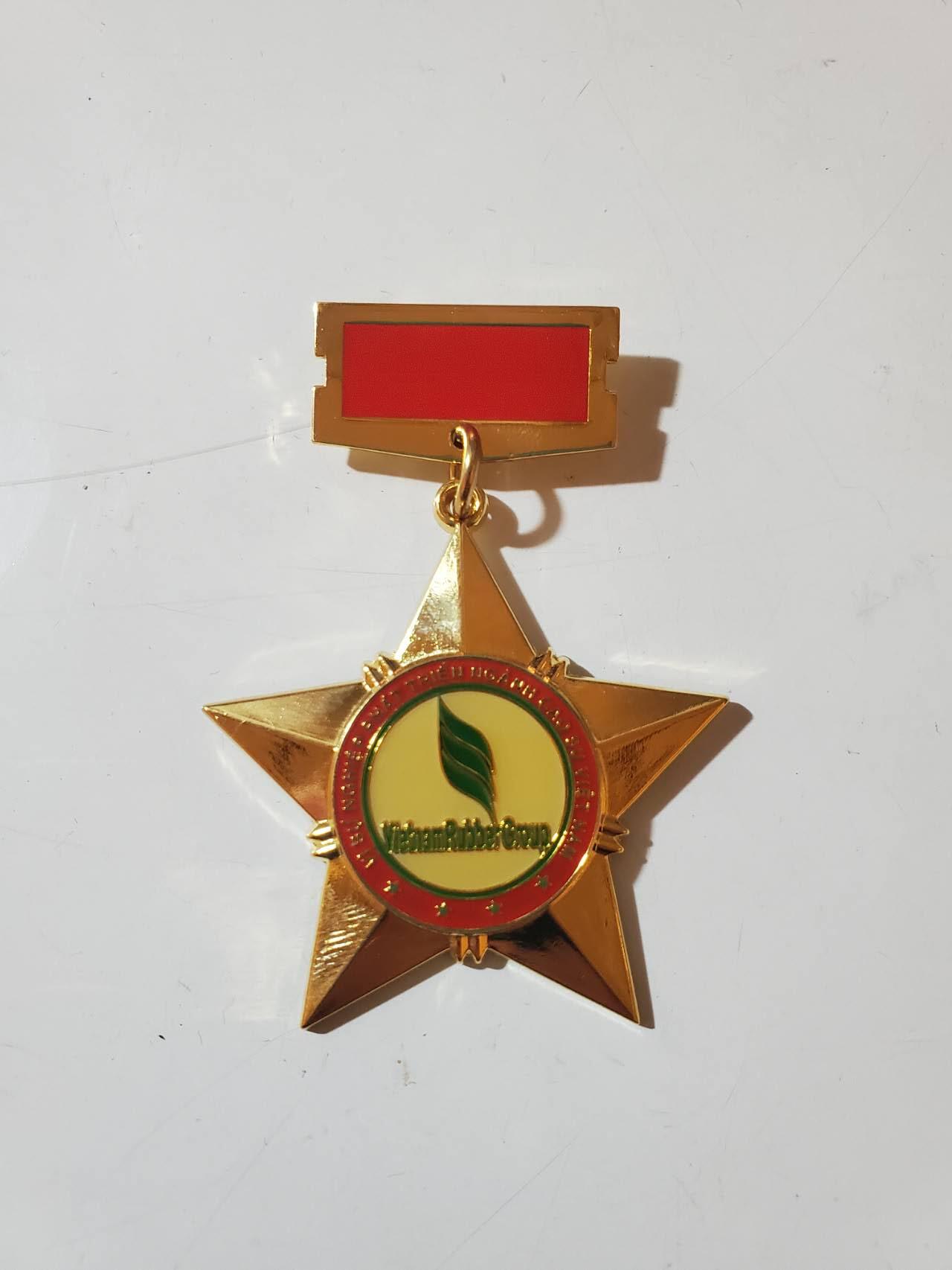 韵星假日拍卖第三十七期 -- Rimey Holidays Auction 37 越南社会主义共和国为橡胶和高分子材料事业积极贡献奖章