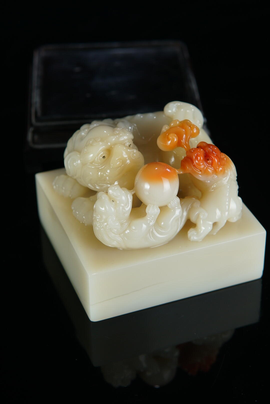 方寸藏珍·寿山田黄印章专场（一） 寿山芙蓉石《三狮戏球》印玺