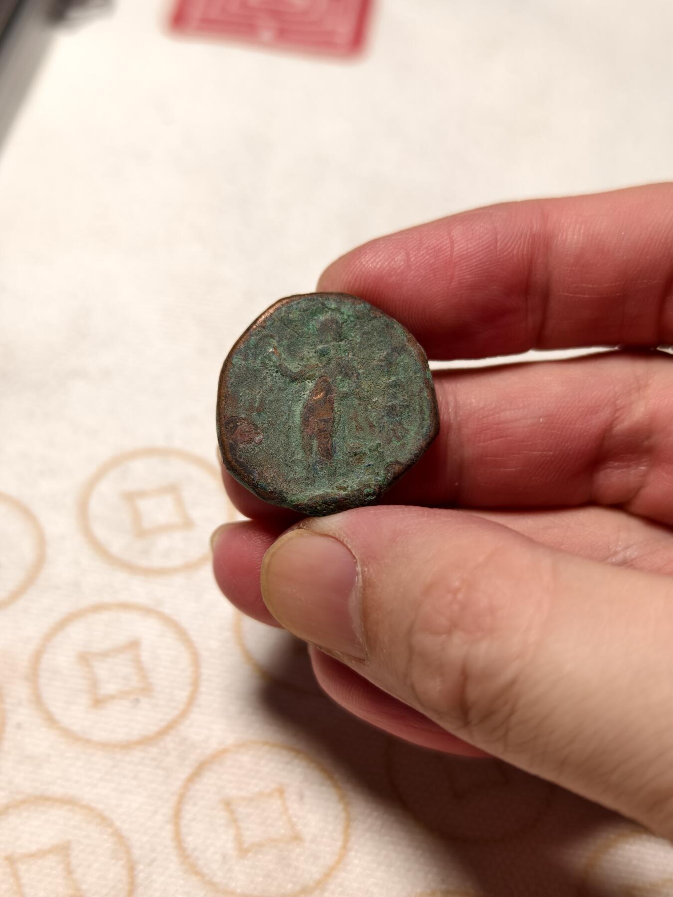 抚柳草堂-第九期章牌钱币（大寒专场） 奖章勋章限时免佣 满百包邮 放漏专场 公元127-151  贵霜王朝迦腻色迦一世 打制大铜币 非常厚重16.7g 重要的丝路币重