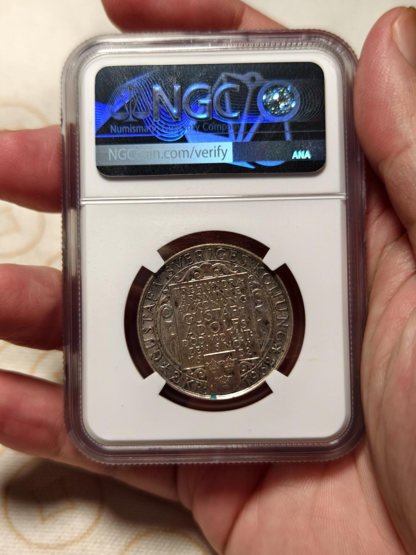 抚柳草堂-第九期章牌钱币（大寒专场） 奖章勋章限时免佣 满百包邮 放漏专场 1932瑞典古斯塔夫二世国王逝世300周年2克朗纪念银币 极重彩 厚包浆导致压分 Ngc ms62味道非常好