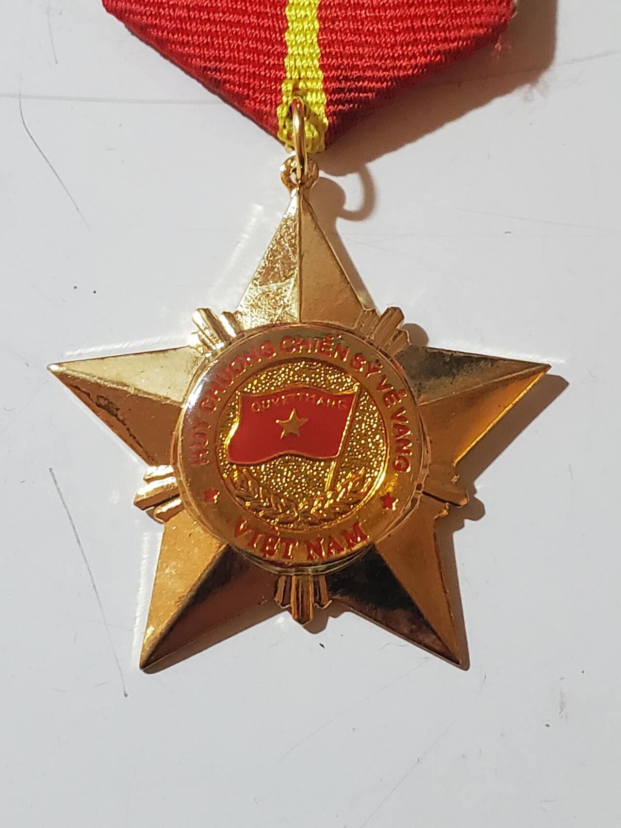 韵星假日拍卖第三十七期 -- Rimey Holidays Auction 37 越南社会主义共和国三级光荣战士奖章