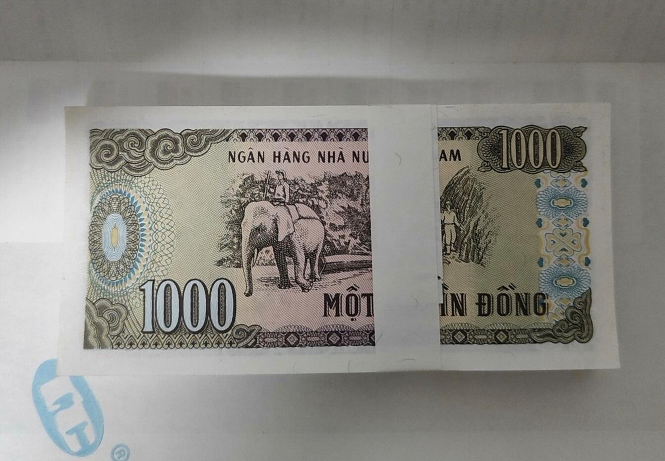 PCAI钱币  18-717  纸币专场 越南整刀 1000面值  号随机