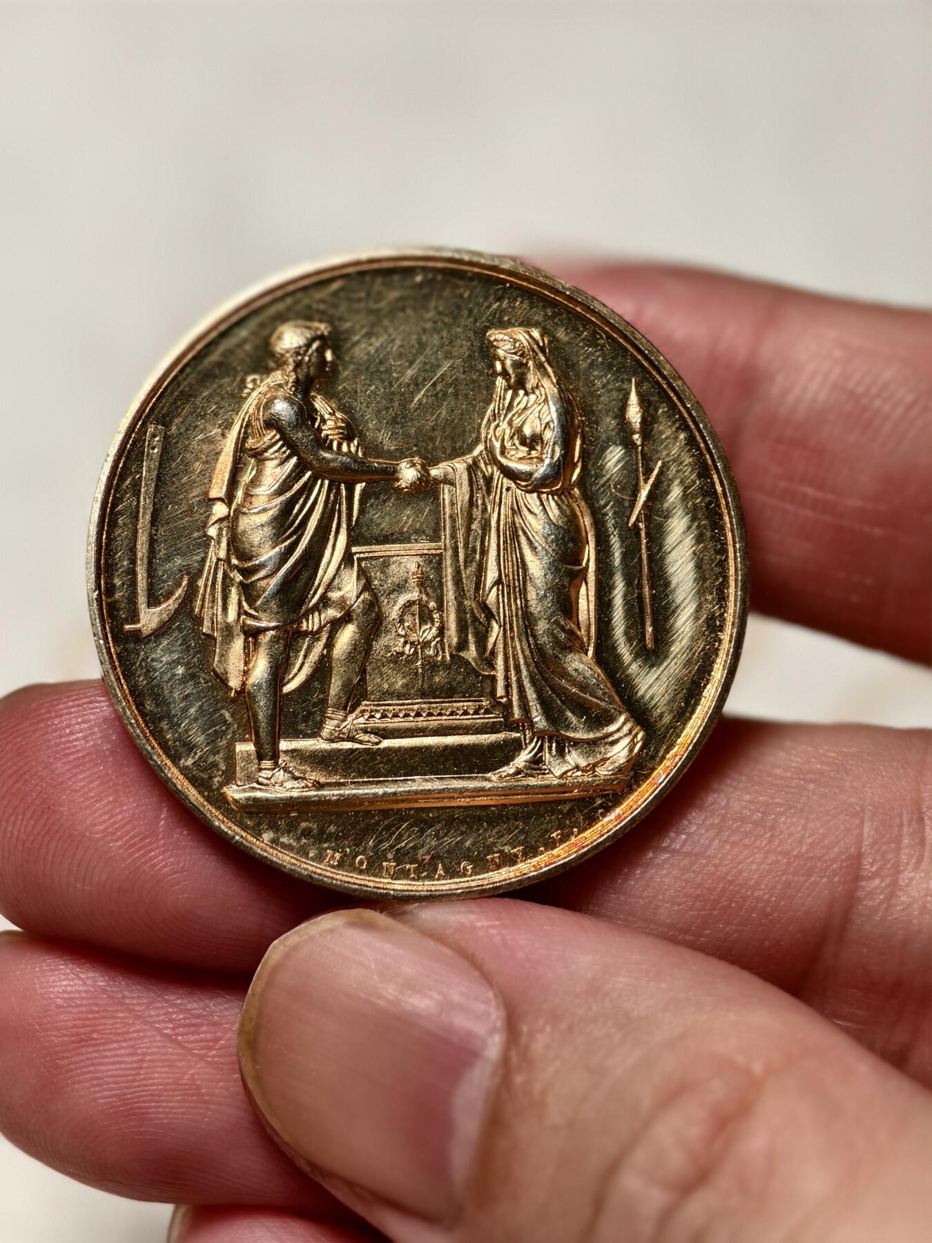 抚柳草堂-第九期章牌钱币（大寒专场） 奖章勋章限时免佣 满百包邮 放漏专场 1860法国婚姻与爱情纪念镀金银章  950银18.7g  早期手指银标 原铸精品 手刻字漂亮 细节非常好镀金层完美