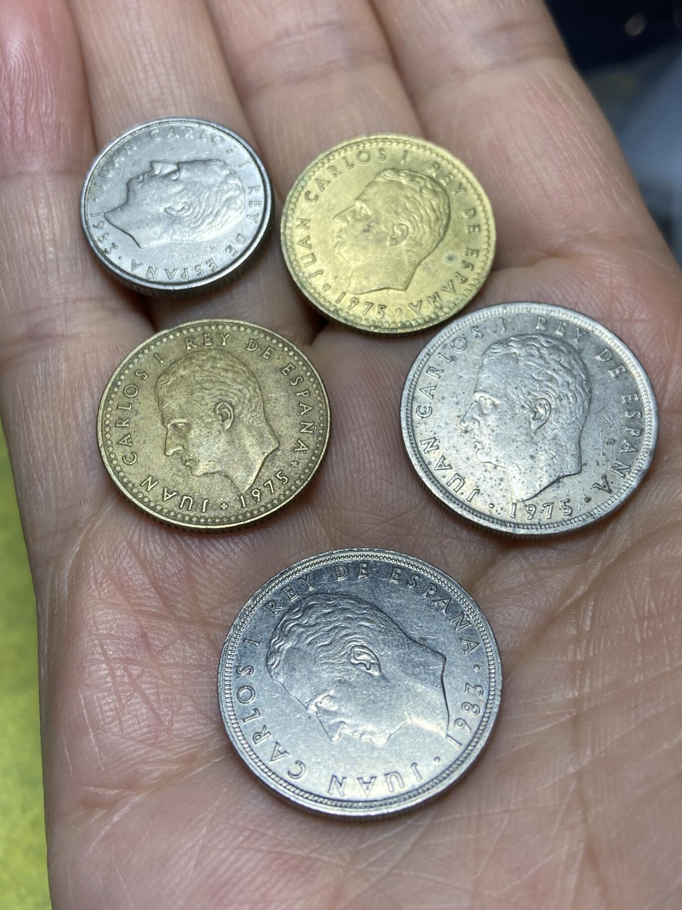 2026年第十场(总第一百七十九场）外国好品散币场(免佣金) 西班牙🇪🇸5枚：1983年，1975年1比塞塔，1975年83年5比塞塔(胡安·卡洛斯一世时期)