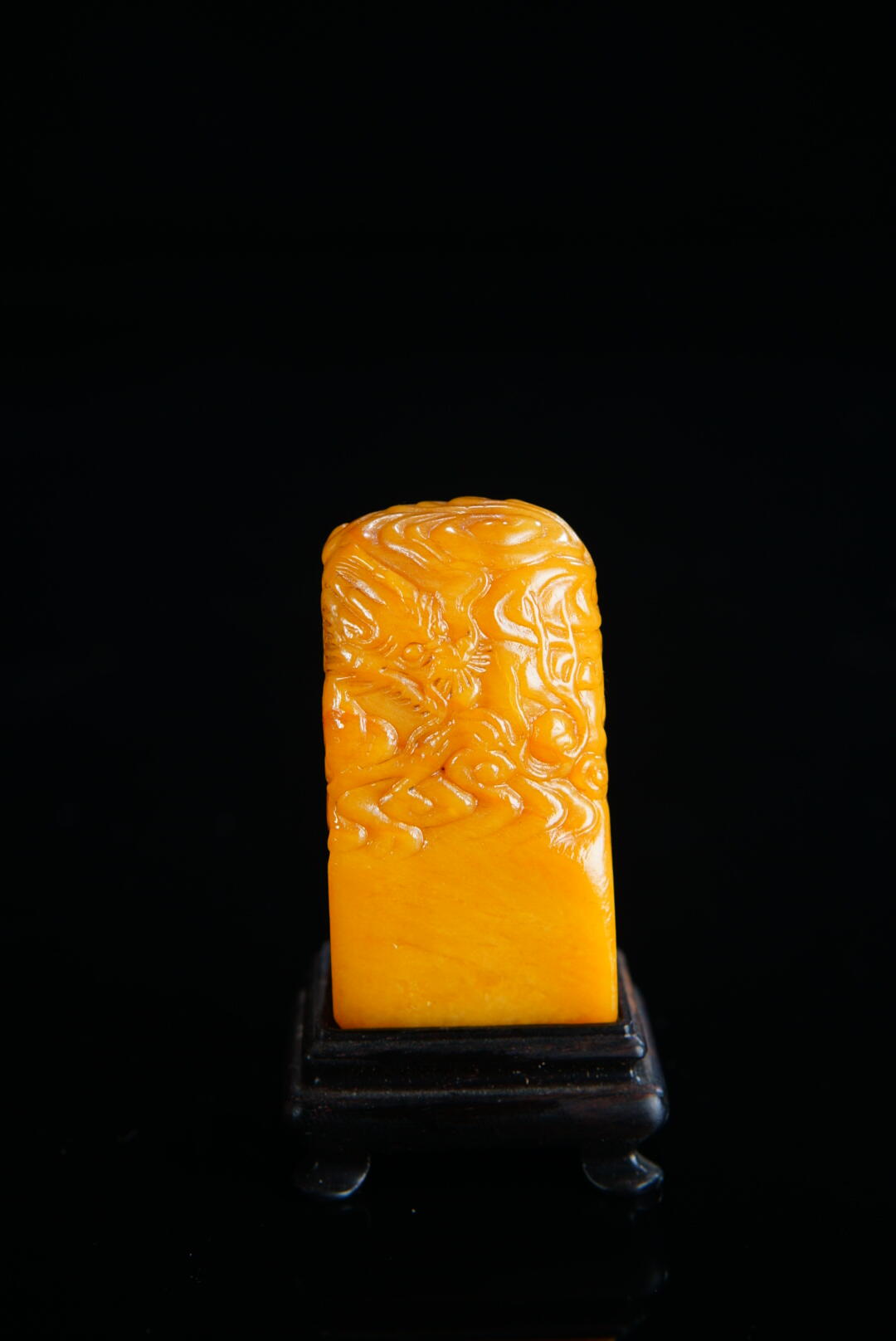 方寸藏珍·寿山田黄印章专场（二） 寿山田黄石《苍龙戏珠》钮章