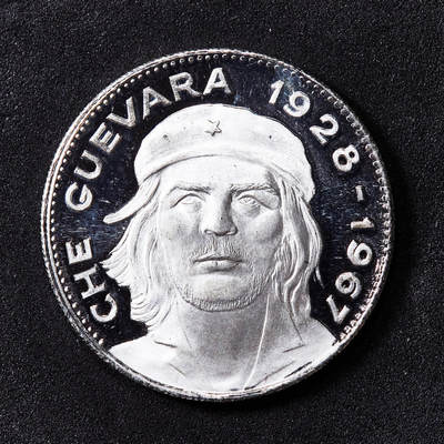 【俄甄集藏】“万象更新、马呈祥瑞”迎新春俄甄精品场-2026年(047)01-21 星期三 晚 19:30 全场包邮 - 意大利历史人物系列1967年革命家切·格瓦拉逝世精制纪念章，直径：35mm，重量：14.1克，少见品种