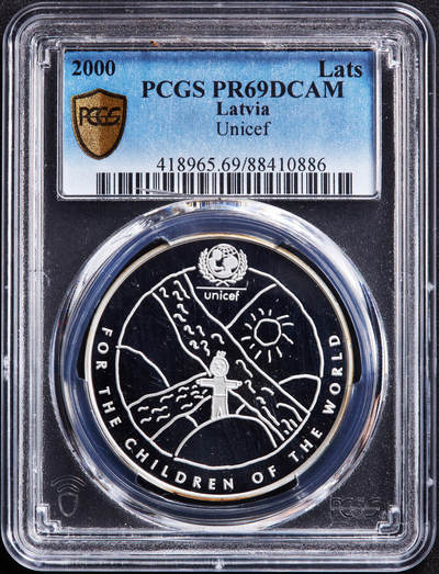 【俄甄集藏】“万象更新、马呈祥瑞”迎新春俄甄精品场-2026年(047)01-21 星期三 晚 19:30 全场包邮 - 拉脱维亚2000年UNICEF联合国儿童基金会1拉特精制大银币，PCGS PR69DC，重34.47克，925银，发行量6000枚，少见品种