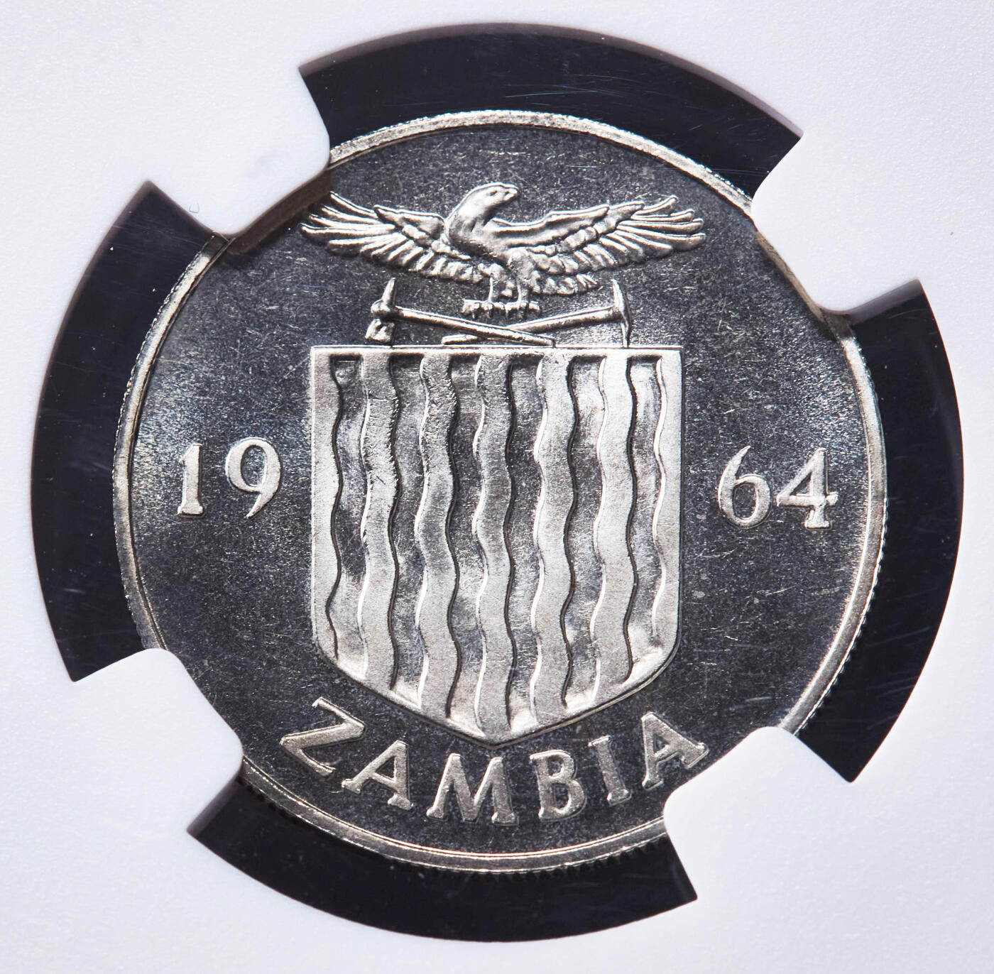 【俄甄集藏】“万象更新、马呈祥瑞”迎新春俄甄精品场-2026年(047)01-21 星期三 晚 19:30 全场包邮 赞比亚1964年动物国徽版精制1、2先令镍币2枚一组，NGC PF66/67 CAMEO，精制稀有，发行量5000枚