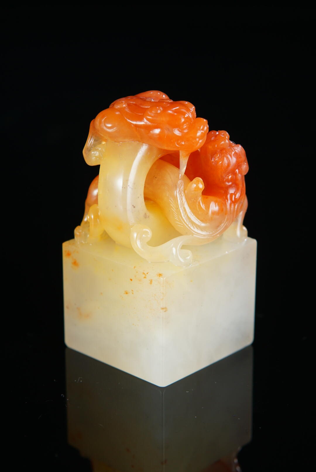 方寸藏珍·寿山田黄印章专场（一） 寿山三彩高山石《双螭穿环》印章