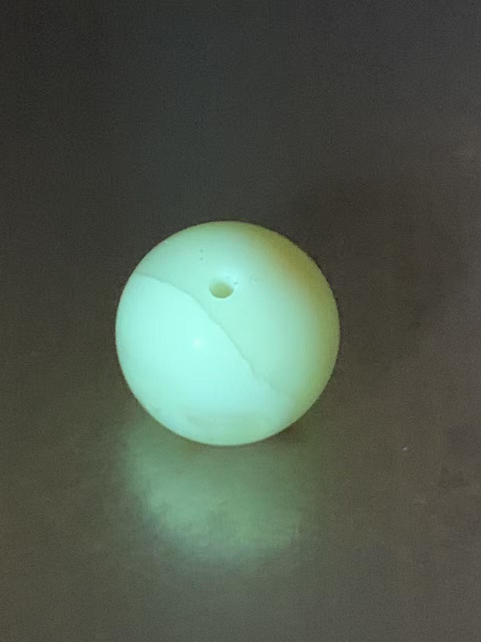 天然俄料原矿蜜蜡通货圆珠一颗，