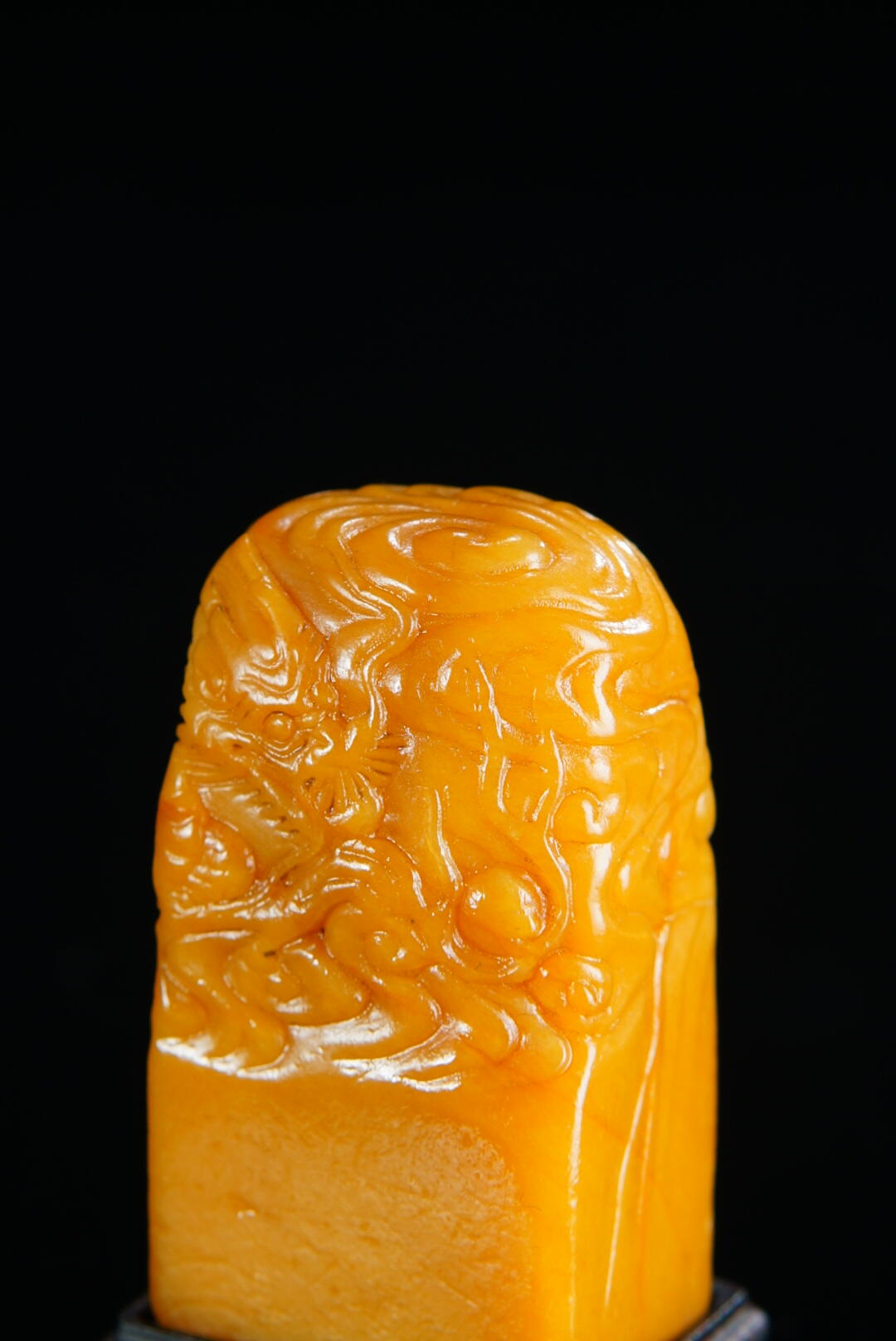 方寸藏珍·寿山田黄印章专场（二） 寿山田黄石《苍龙戏珠》钮章