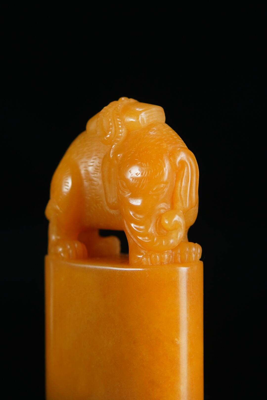 方寸藏珍·寿山田黄印章专场（一） 寿山田黄石《太平有象》椭圆钮章