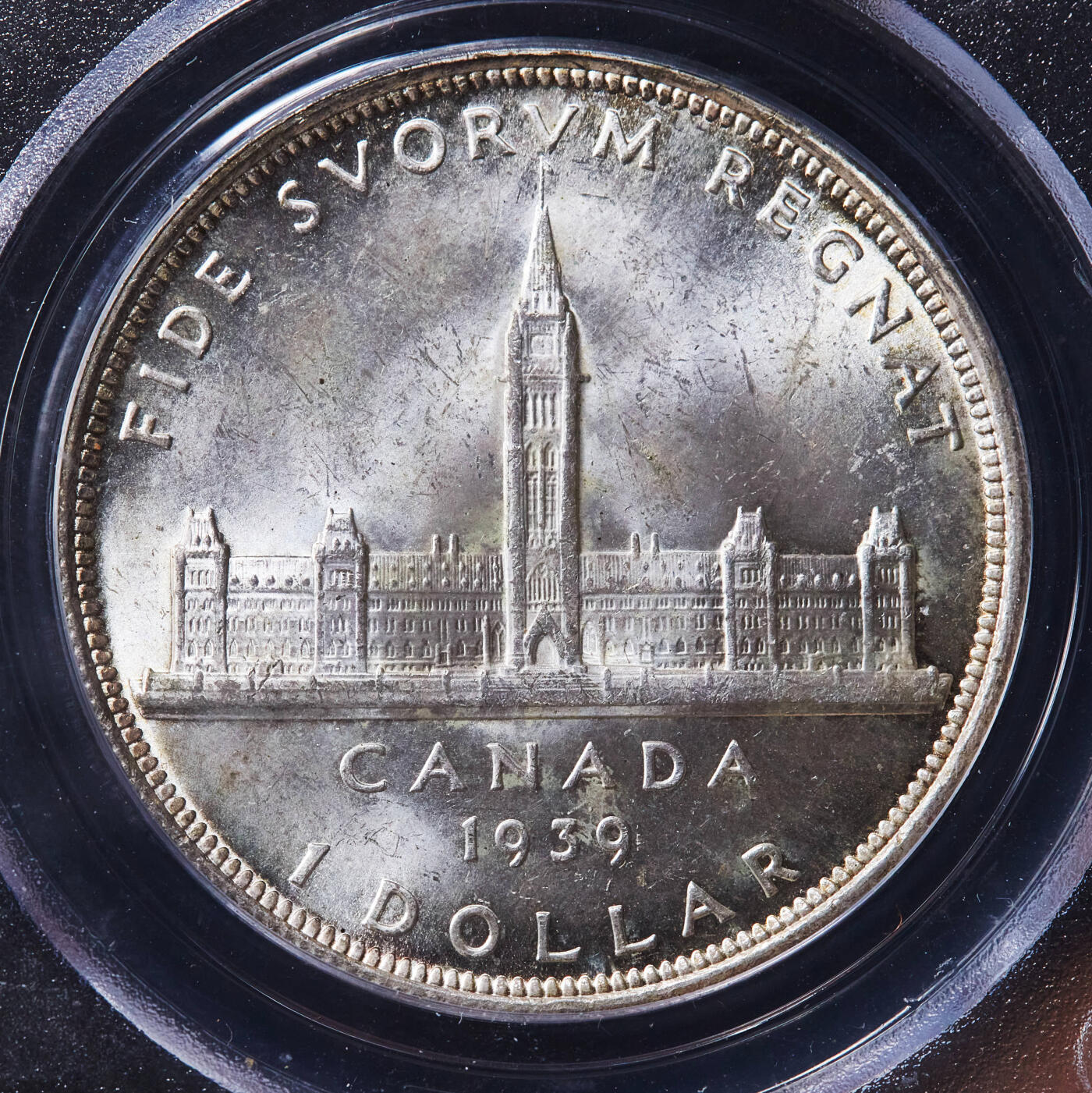 【俄甄集藏】“万象更新、马呈祥瑞”迎新春俄甄精品场-2026年(047)01-21 星期三 晚 19:30 全场包邮 英属加拿大1939年乔治六世皇室访问1元银币，PCGS MS63，加拿大渥太华国会大厦，早期小绿盒严评，转光品相