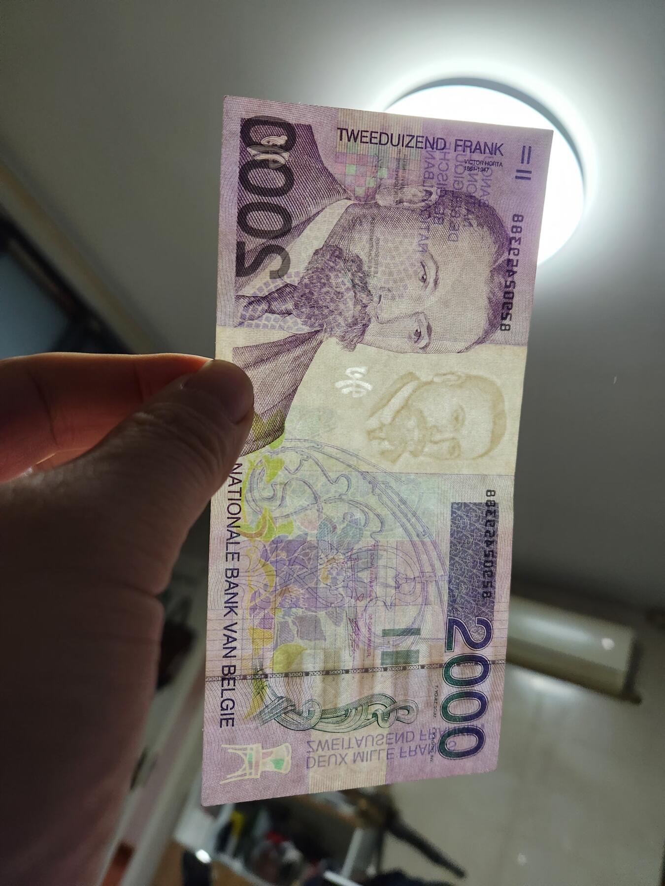 1月17号晚上8点 外国纸币自动截拍第8场 比利时2000近新极美品