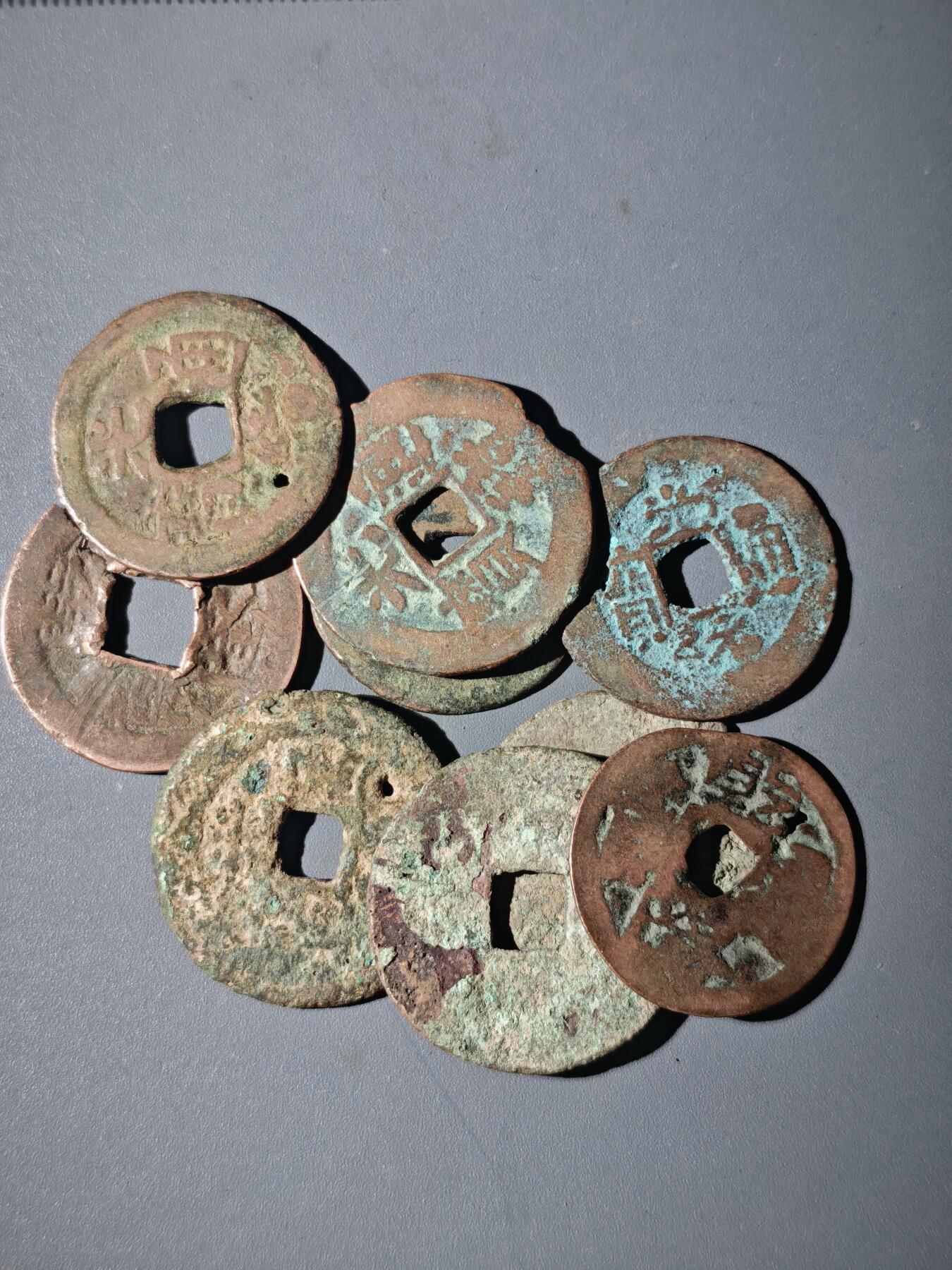 108期新疆红钱粟特钱币丝路钱币专场 D3新疆毛病红钱一组9枚