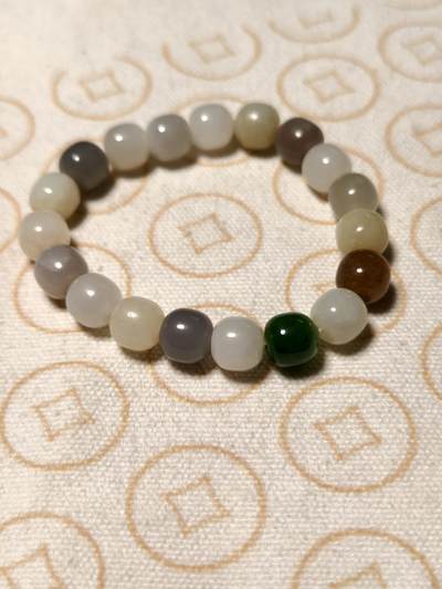 抚柳草堂-第九期章牌钱币（大寒专场） 奖章勋章限时免佣 满百包邮 放漏专场 - 和田玉多宝彩虹糖手串  珠子油润细腻个别有瑕疵 直径9.5mm左右 全部和田玉色彩丰富上手感觉不错