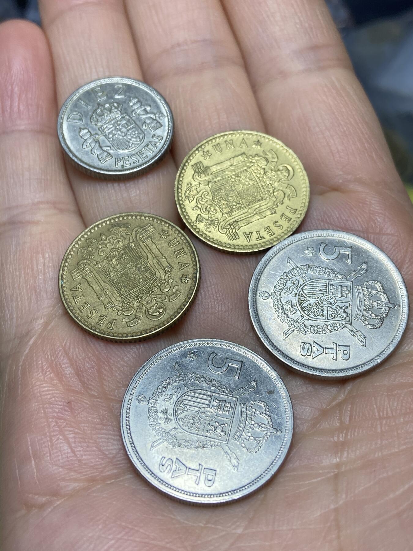 2026年第十场(总第一百七十九场）外国好品散币场(免佣金) 西班牙🇪🇸5枚：1983年，1975年1比塞塔，1975年83年5比塞塔(胡安·卡洛斯一世时期)