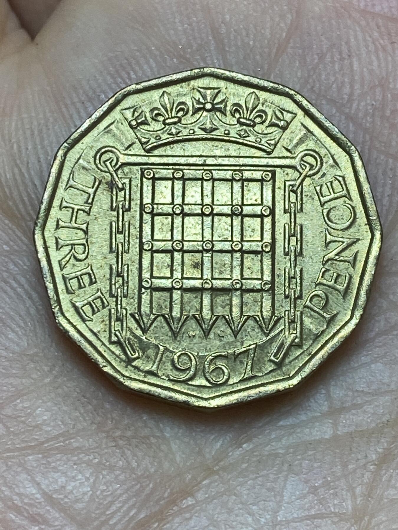 2026年第十场(总第一百七十九场）外国好品散币场(免佣金) 英国🇬🇧1967年3便士(伊丽莎白二世青年桂冠第二版，普制币关门年)