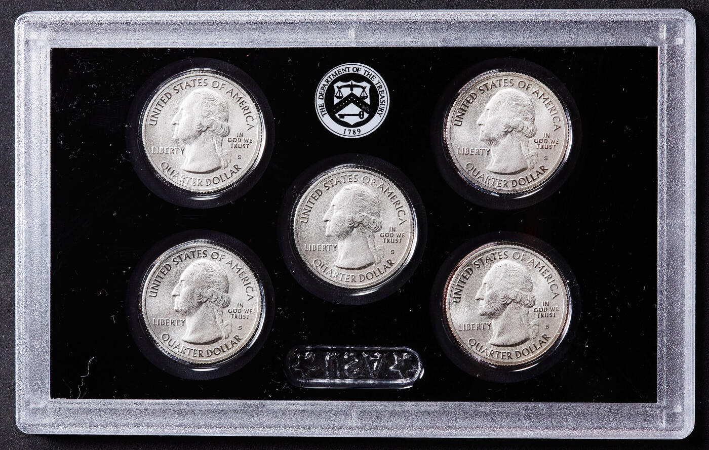 【俄甄集藏】“万象更新、马呈祥瑞”迎新春俄甄精品场-2026年(047)01-21 星期三 晚 19:30 全场包邮 美国2017年财政部发行纪念美国造币厂成立225周年全新纪念硬币10枚套，原盒封装