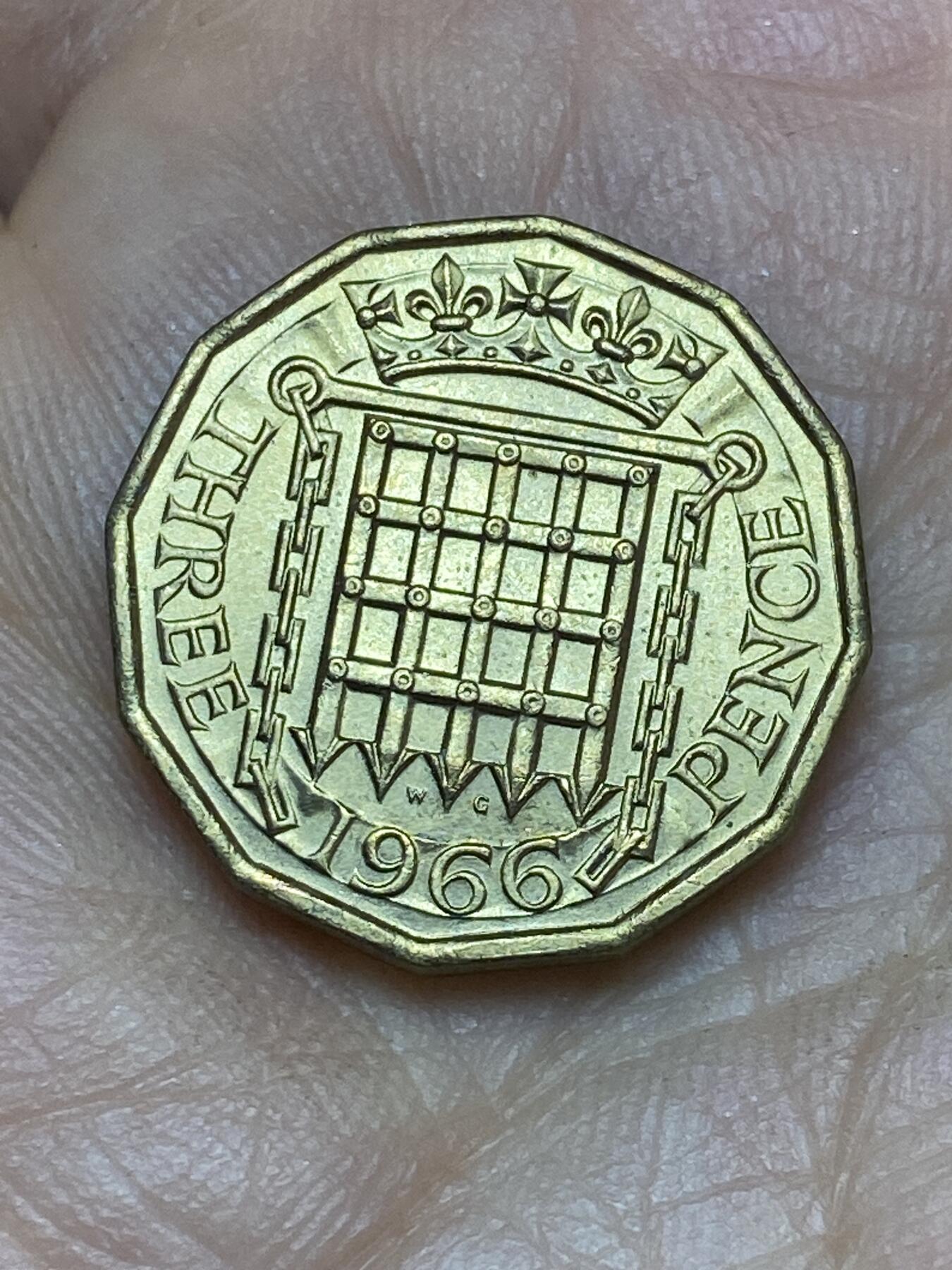 2026年第十场(总第一百七十九场）外国好品散币场(免佣金) 英国🇬🇧1966年3便士(伊丽莎白二世青年桂冠第二版)