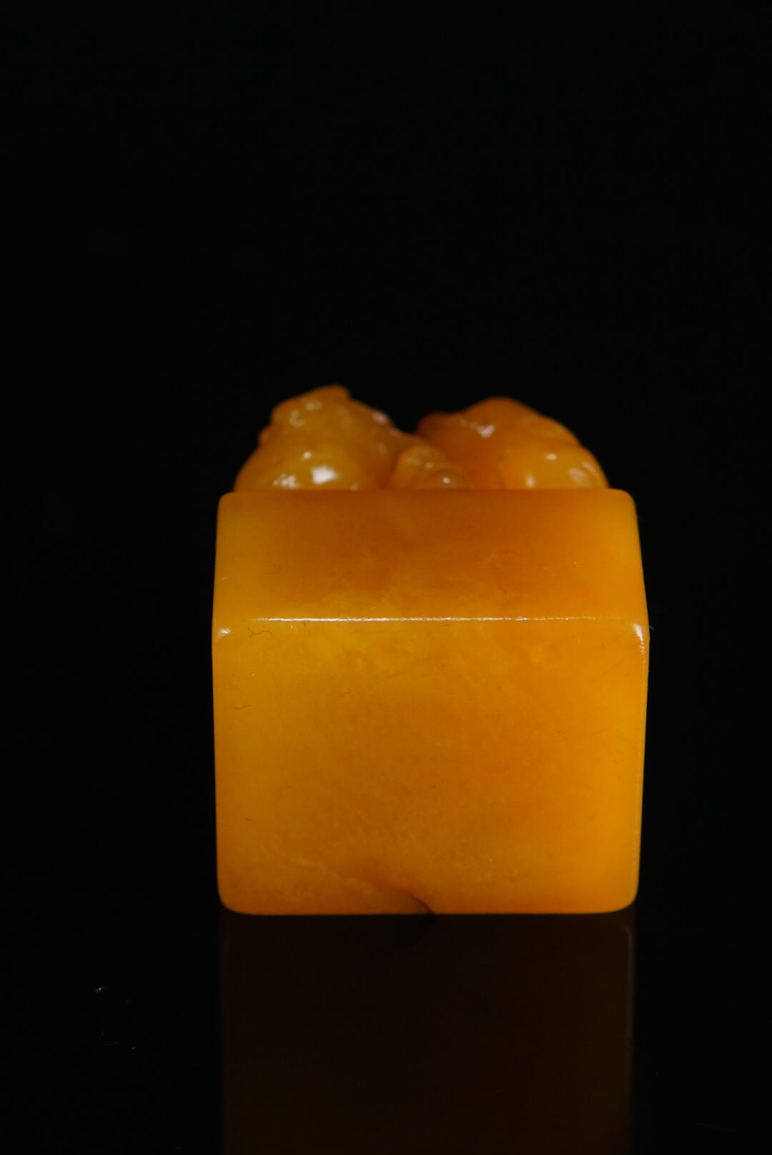 方寸藏珍·寿山田黄印章专场（一） 寿山田黄石《双螭戏球》钮章