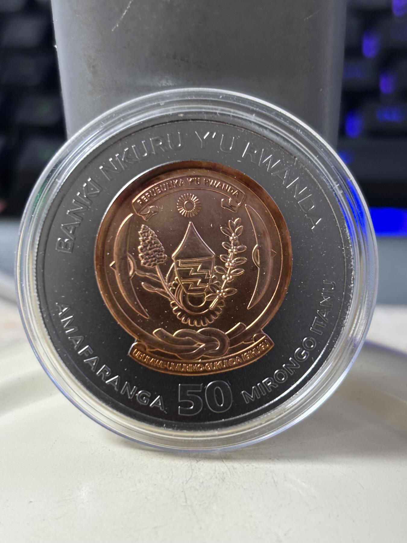 第188期拍卖 卢旺达2018年十二生肖狗年镀金镀钌1盎司纪念银币，9999银