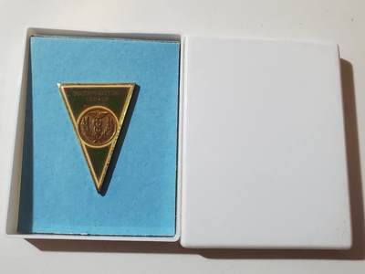 韵星假日拍卖第三十七期 -- Rimey Holidays Auction 37 - 民主德国海因里希·劳海关管理学院毕业证章带原盒 少见部门