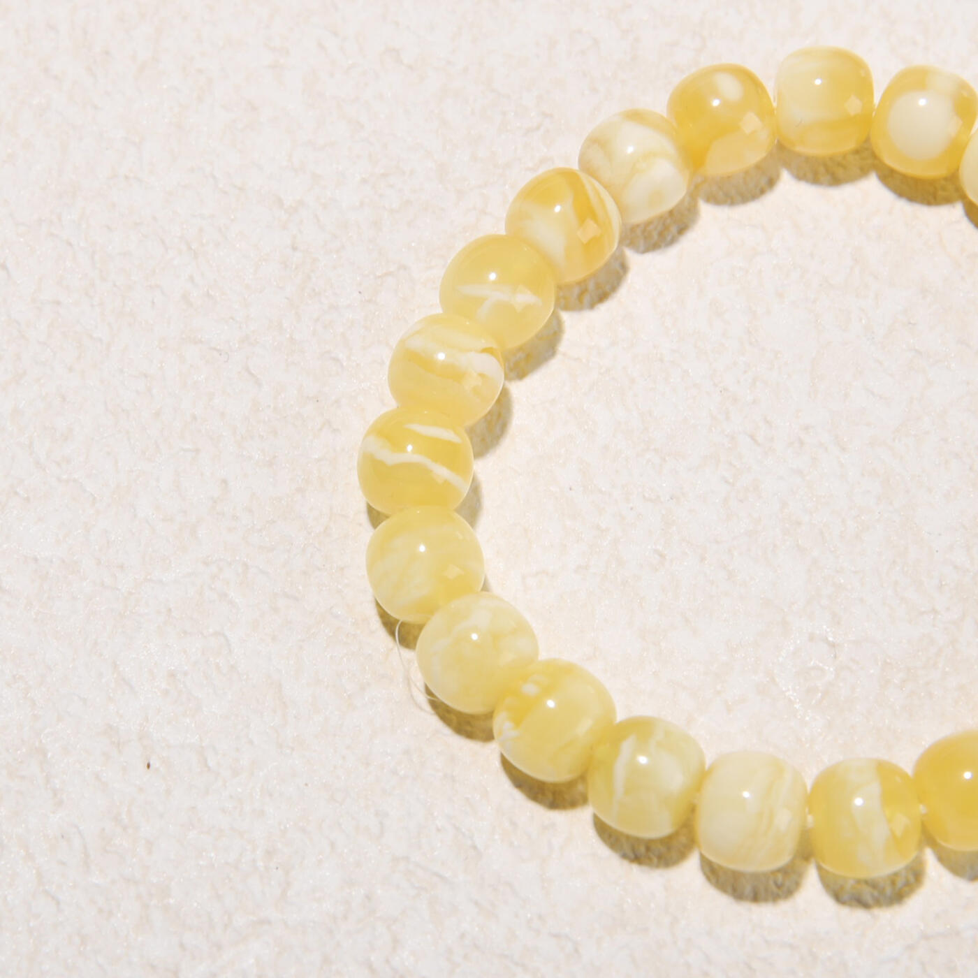 瑰丽珠宝（一） 精工瓷白花蜜蜡手串