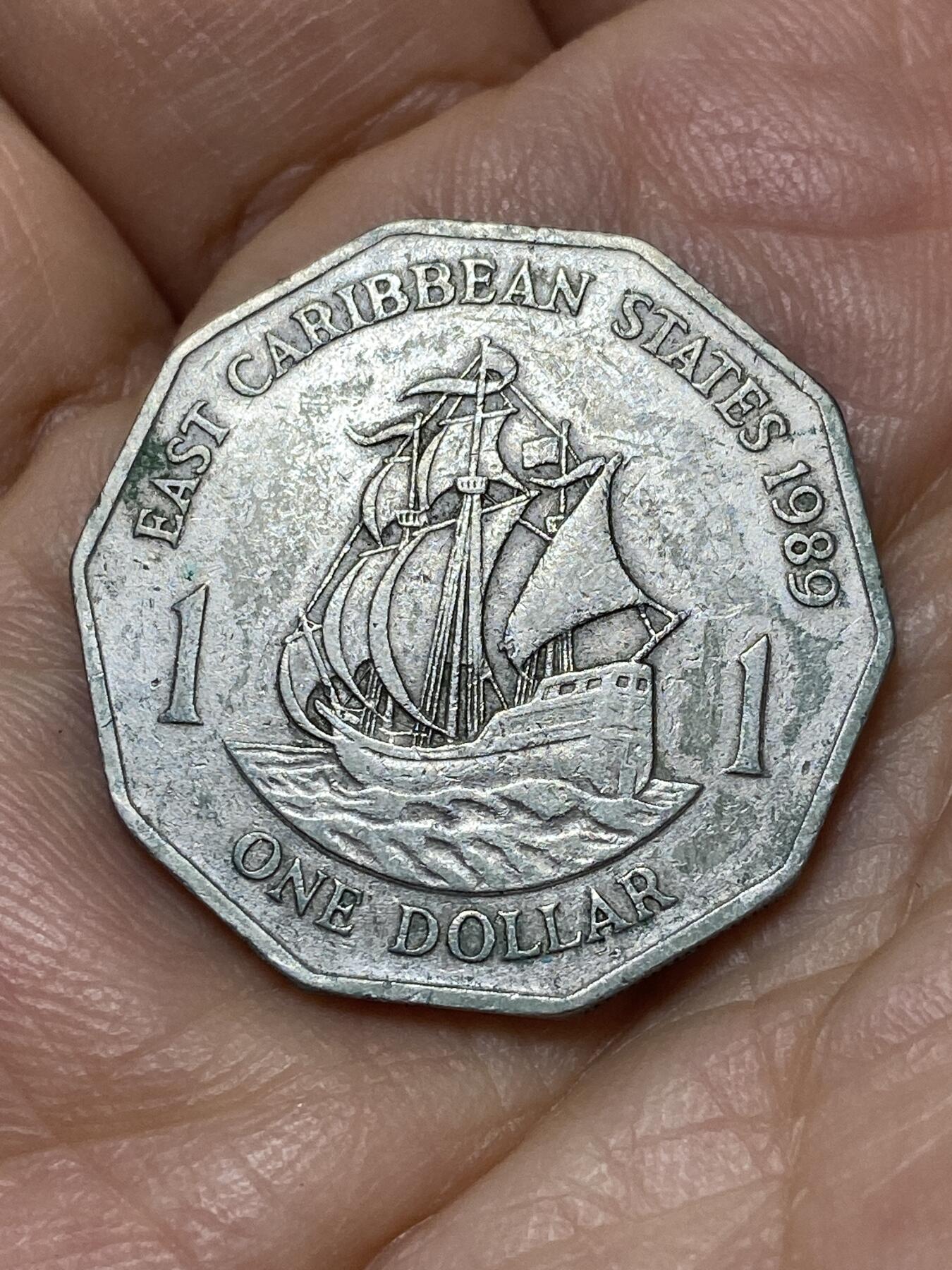 2026年第十一场(总第一百八十场）外国好品散币场(免佣金) 东加勒比1989年1元(伊丽莎白二世中年花冠)