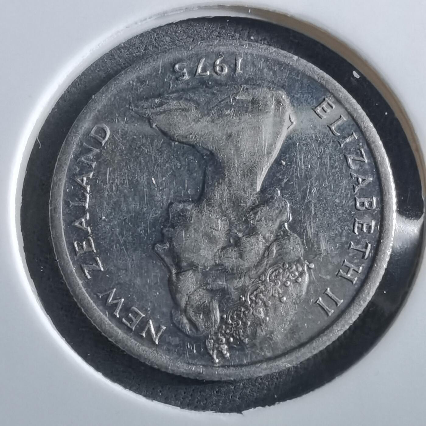 沼泽如烟--第966场 新西兰1975年5分