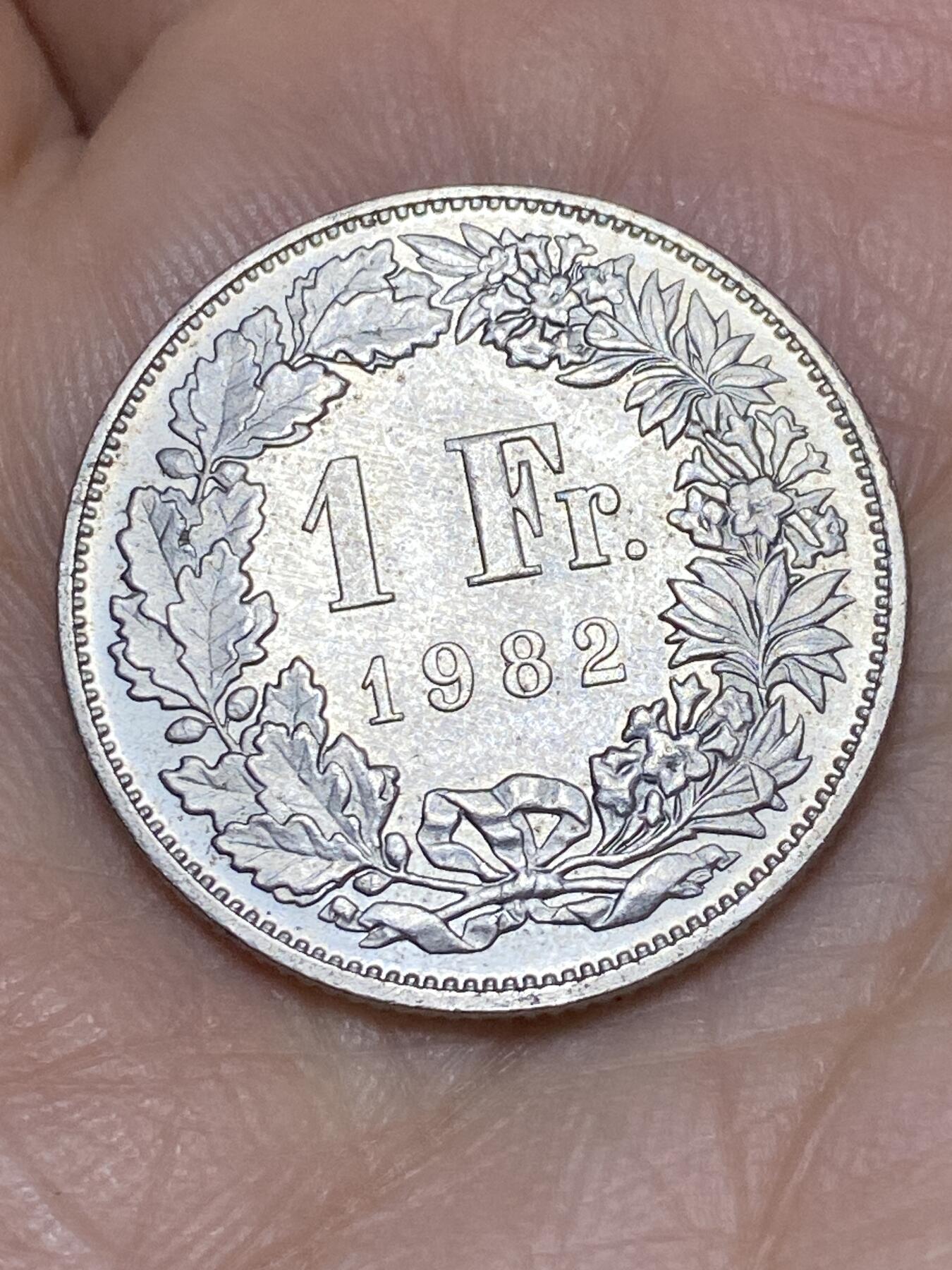 2026年第十一场(总第一百八十场）外国好品散币场(免佣金) 瑞士🇨🇭1982单年份1法郎(第四版，Medal alignment–章型币，无标版)