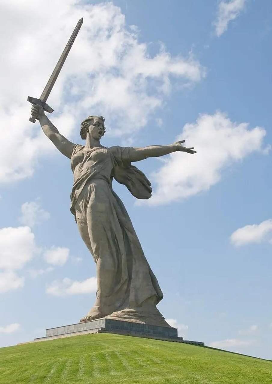 【俄甄集藏】“万象更新、马呈祥瑞”迎新春俄甄精品场-2026年(047)01-21 星期三 晚 19:30 全场包邮 苏联1975年二战胜利30周年1卢布精制原铸纪念币，PCGS PR68DC，原铸稀少