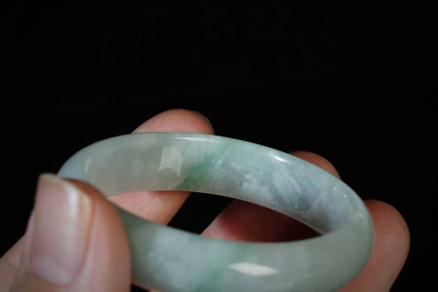 上海都达杂项专场三（全场包邮） 天然冰绿种翡翠蛋形手镯86-42