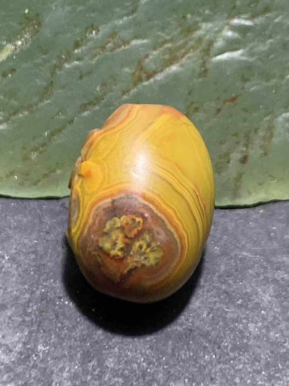 亚光战国红玛瑙手工雕刻行字随形通货珠一颗！