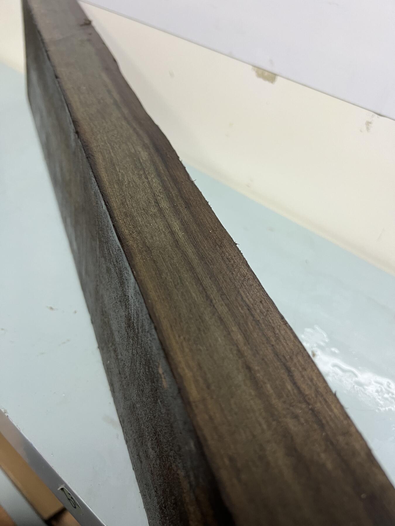 零元拍：01-17-1乌木金丝楠 可做镇尺 干泡台 满金丝药香，尺寸约：62.5/13.5/11/4.9厚CM，五斤多重