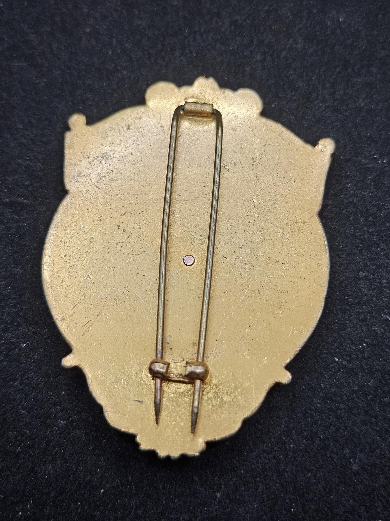 0元起拍勋章 第327期 咸鱼国勋章拍卖专场 1月21日（周三）下午6：00开始 稀少 日本消防团团长证章