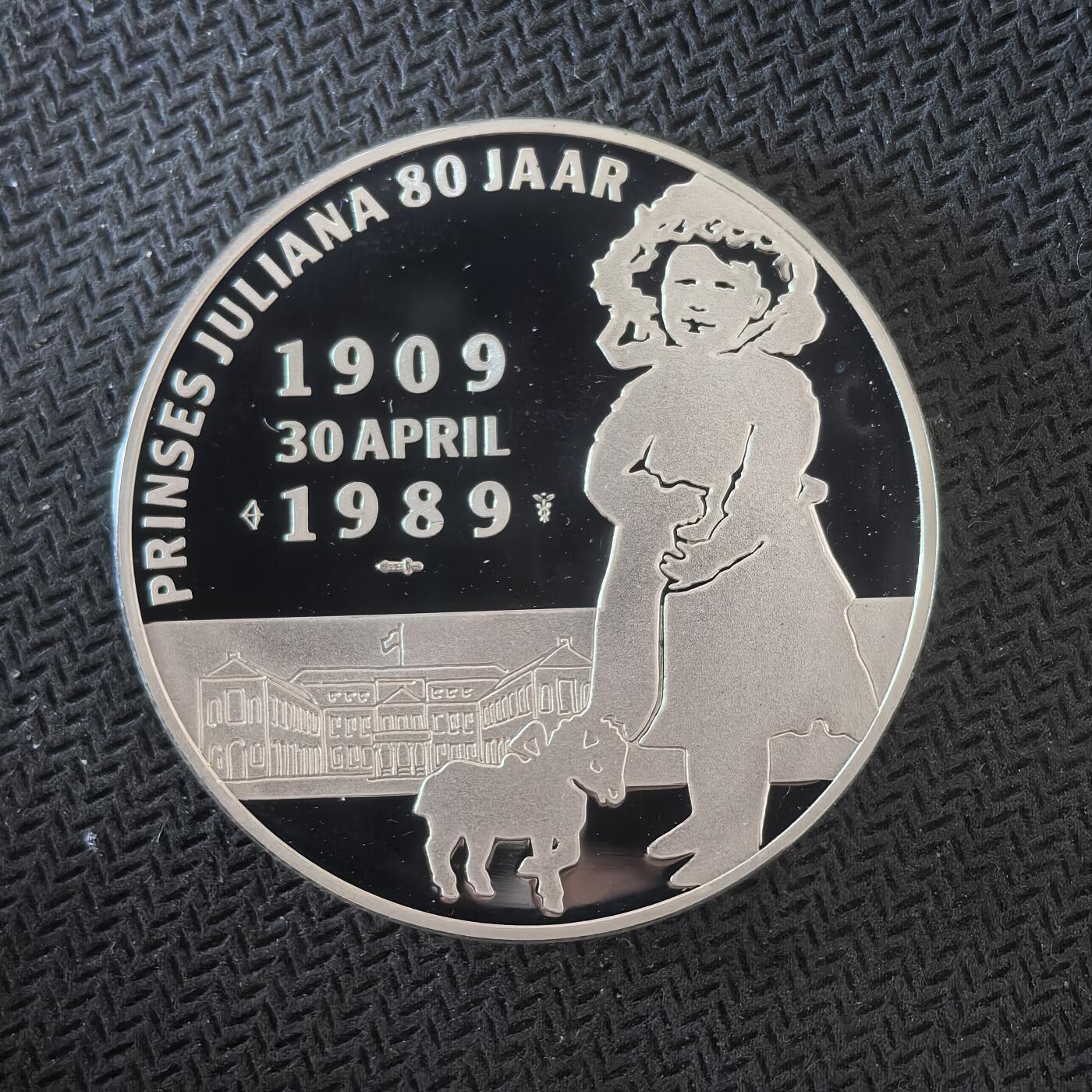 道一币馆币章第一百六十四场 荷兰1989年威廉明娜女王80寿辰精制纪念银章 24.8g  925s