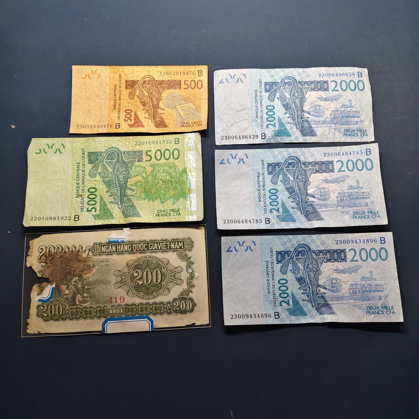 【全场包邮】纯粹捡漏拍496场-持续更新中 【纸钞】西非国家+南越非全新纸钞一组